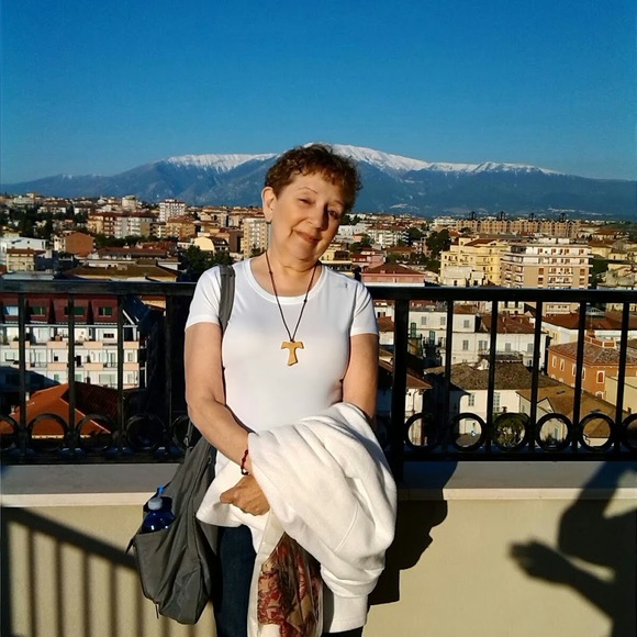 Meet your Posher, Paula - Picture 1 of 1